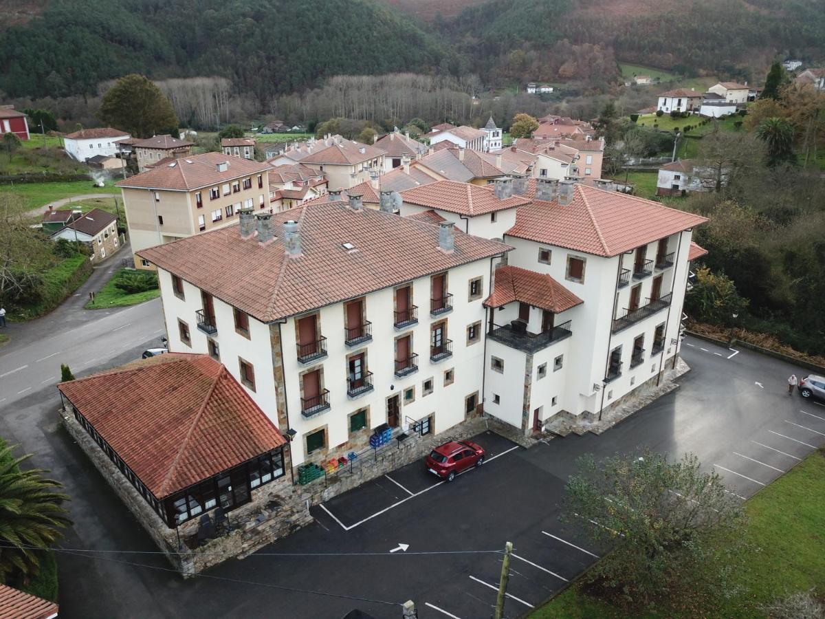 Hotel Valle Las Luinas Soto de Luina Exterior photo